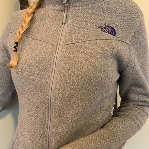 Like new North Face fleece sweater